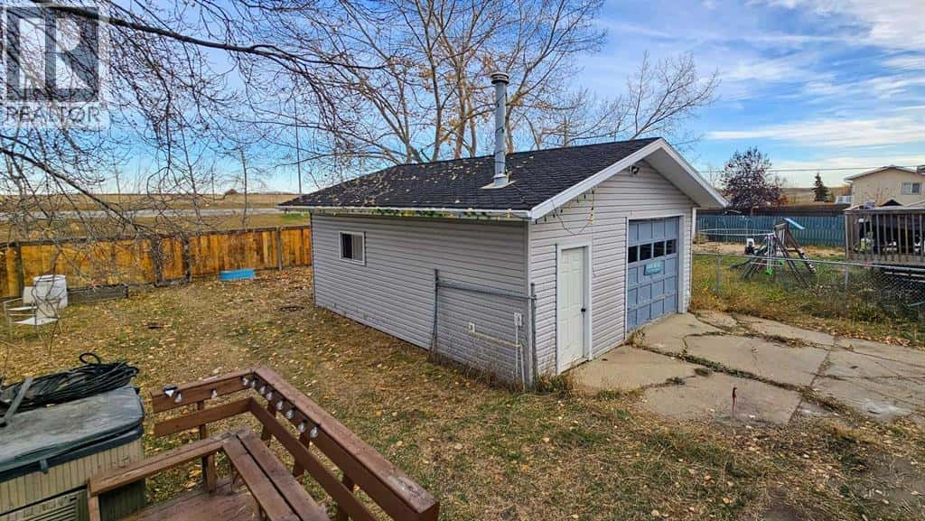 9813 91 Street — Sexsmith, Alberta - Photo 3 of 18