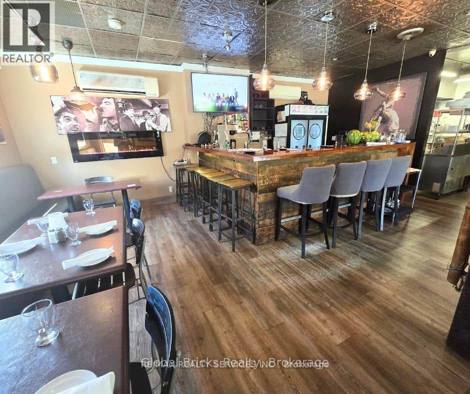 32 STANLEY STREET - Photo 3 of 6, North Dumfries, Ontario