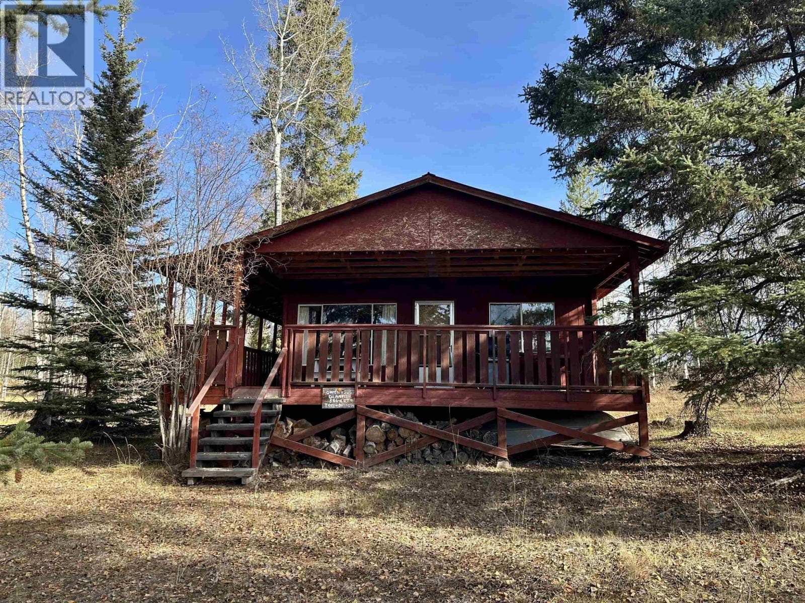 6391 FOX CRESCENT — 70 Mile House, British Columbia - Main photo