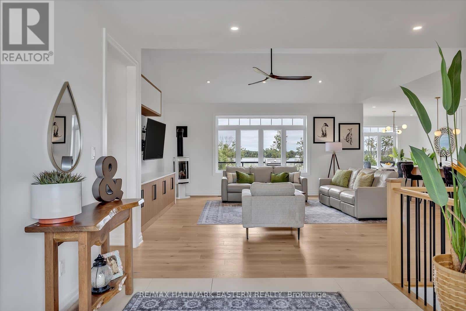 35 LAKEVIEW CRESCENT — Kawartha Lakes (Bobcaygeon), Ontario - Photo 3 of 47