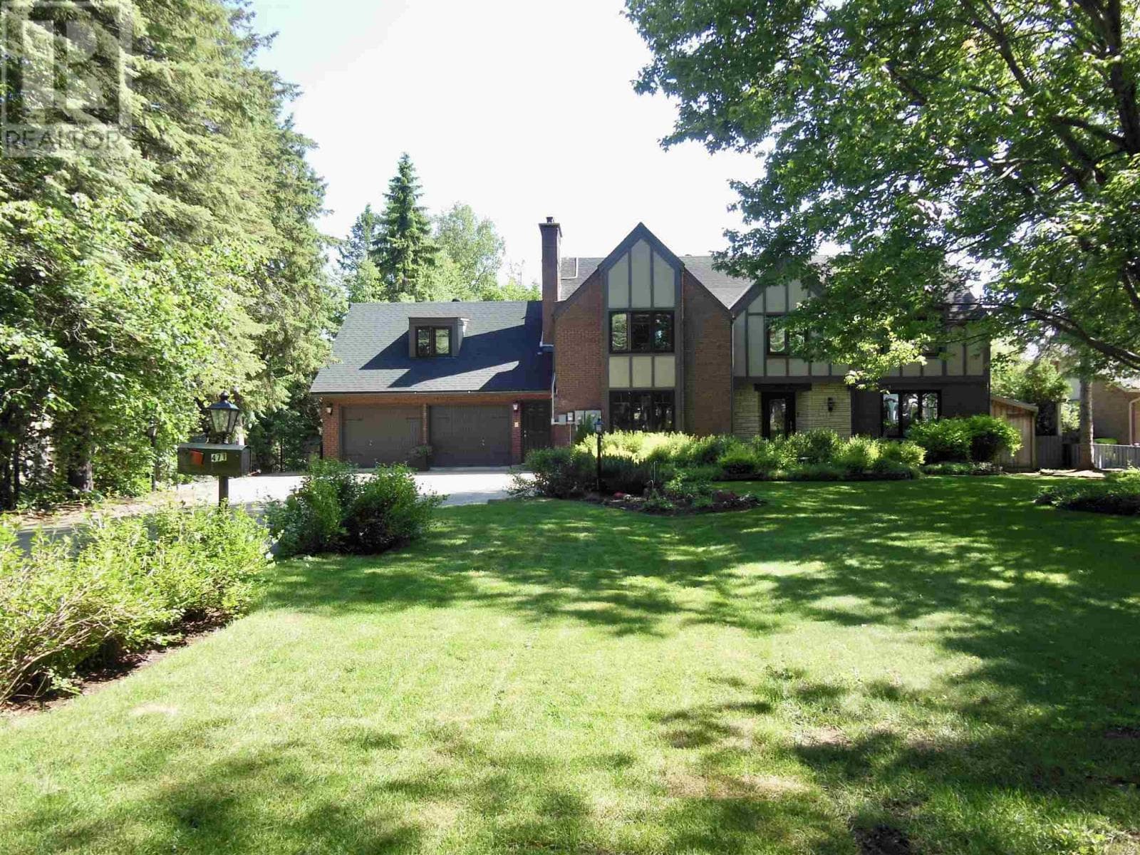 471 MacDonald AVE — Sault Ste Marie, Ontario - Main photo