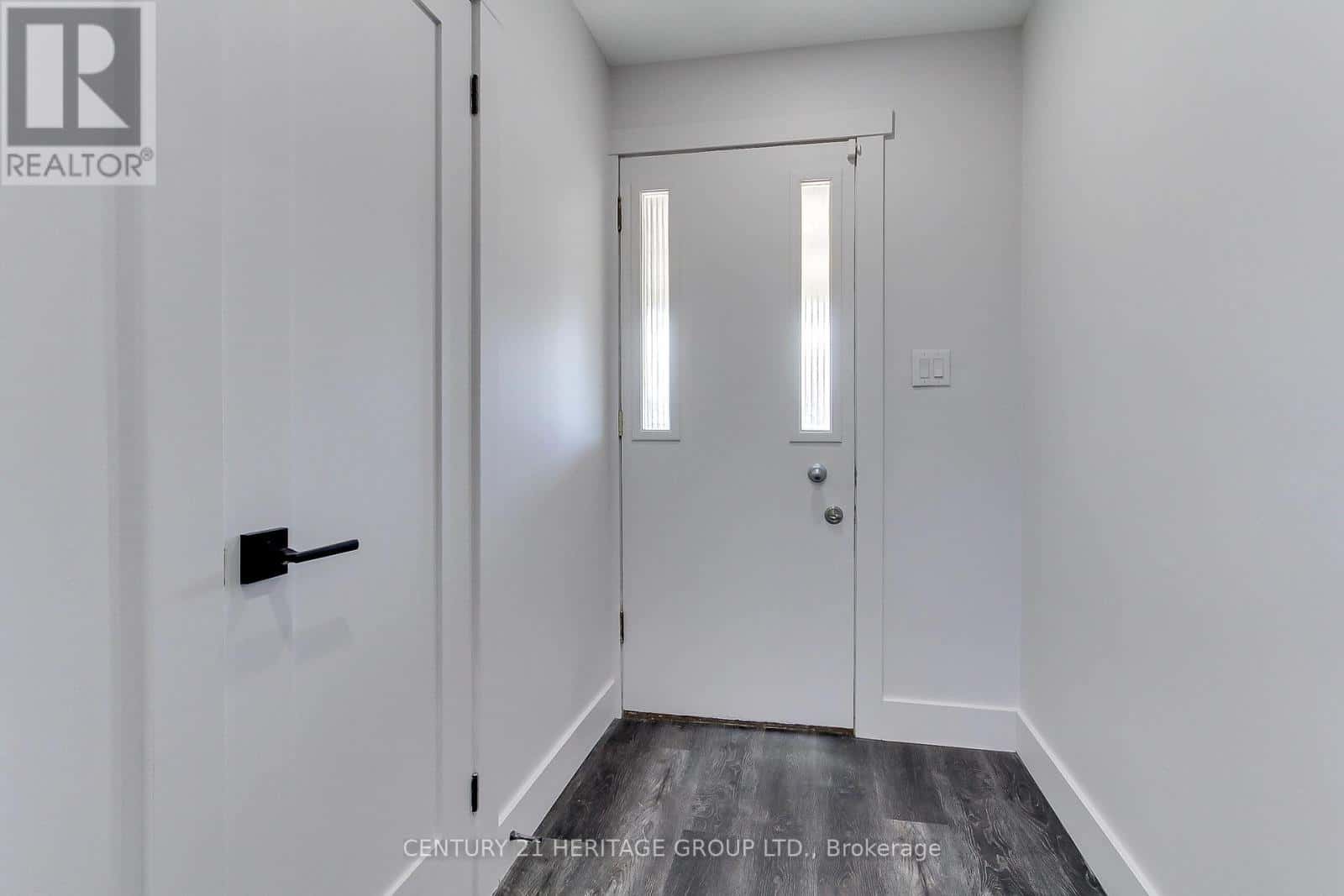 396 EAST 16TH STREET — Hamilton (Hill Park), Ontario - Photo 5 of 37