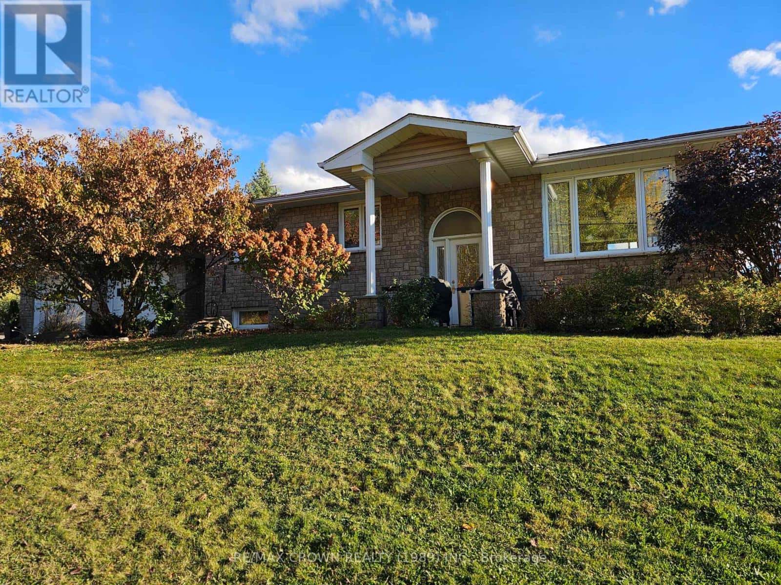 887 RIVERS ROAD — Chisholm, Ontario - Photo 3 of 46