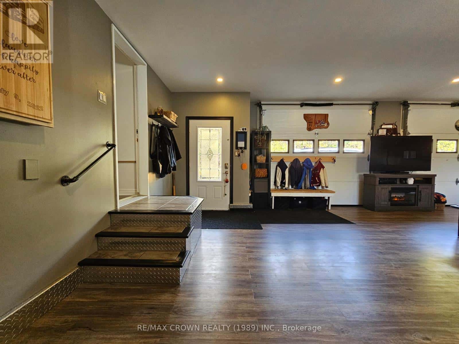 887 RIVERS ROAD — Chisholm, Ontario - Photo 4 of 46