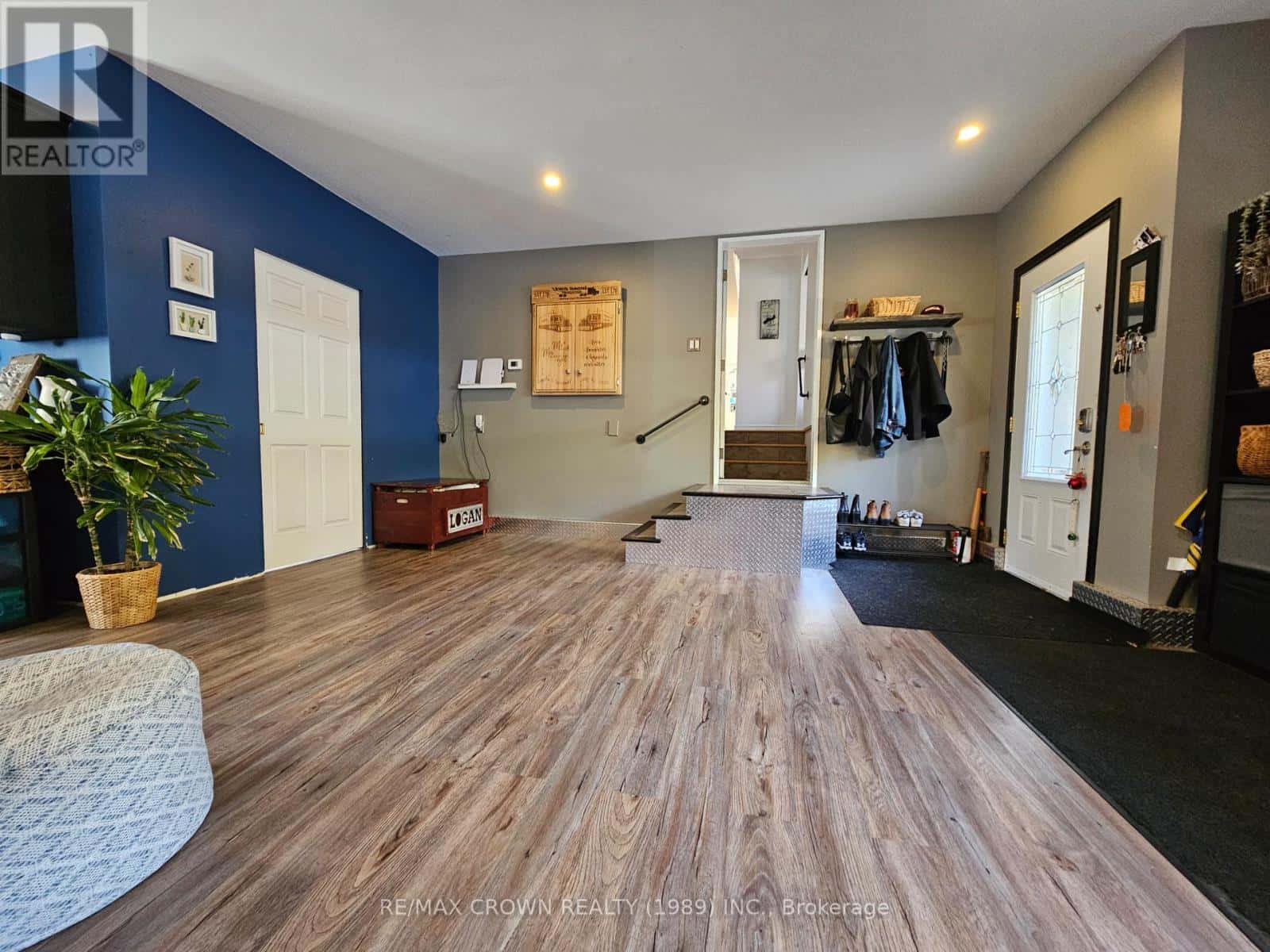 887 RIVERS ROAD — Chisholm, Ontario - Photo 5 of 46