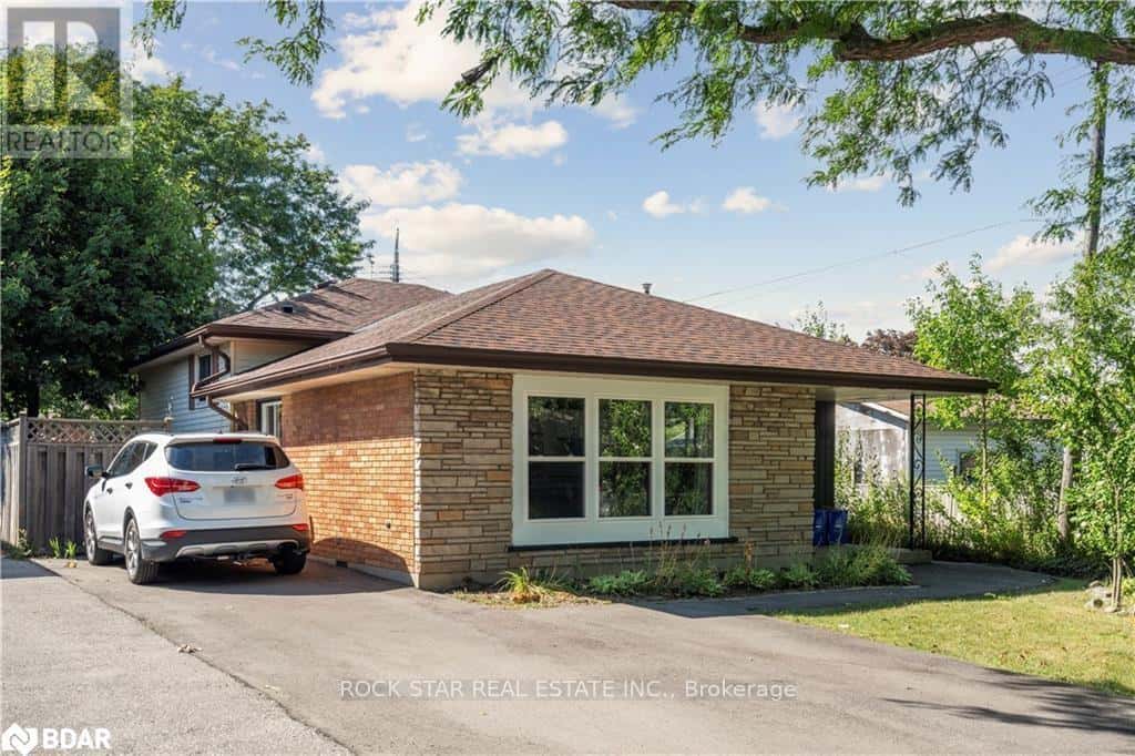 10 SYCAMORE STREET — Hamilton (Berrisfield), Ontario - Photo 3 of 30