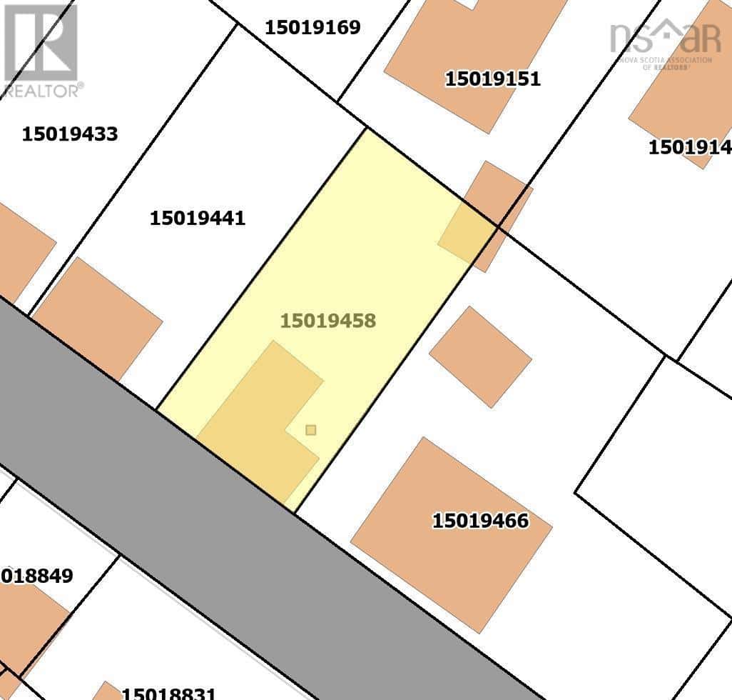 13 Lorne Street — North Sydney, Nova Scotia - Photo 3 of 5