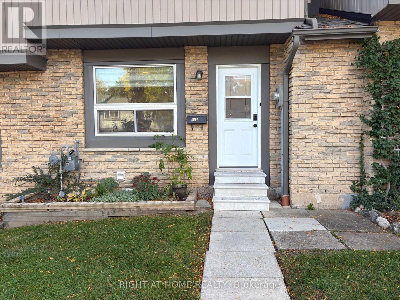 641 WOODWARD AVENUE — Milton (DP Dorset Park), Ontario - Main photo