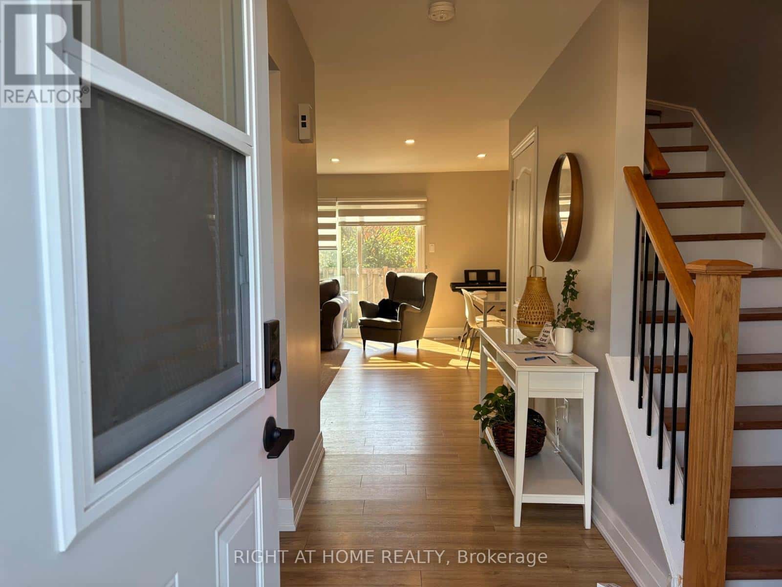 641 WOODWARD AVENUE — Milton (DP Dorset Park), Ontario - Photo 2 of 28