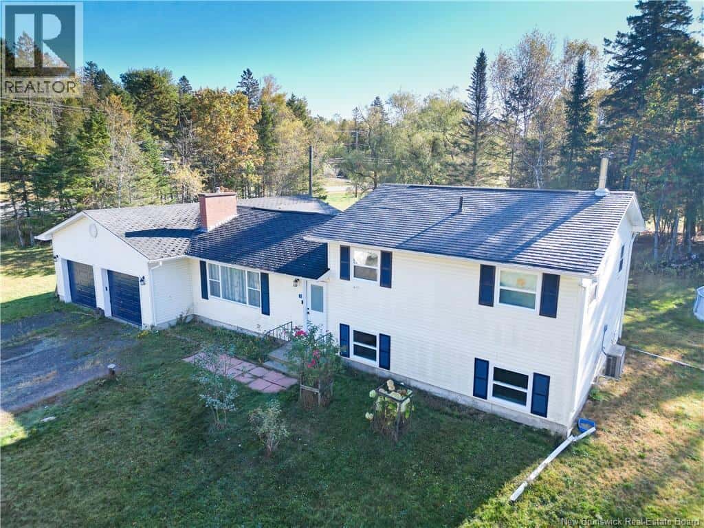 11 Hallett Heights ...