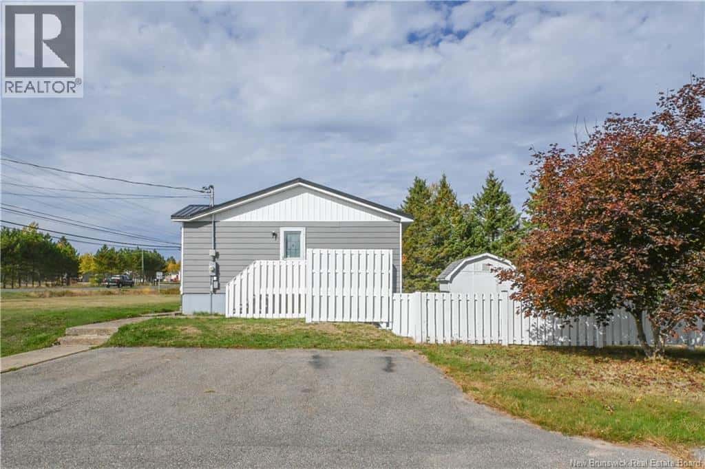 12072 11 Route — Village-Blanchard, New Brunswick - Photo 4 of 33