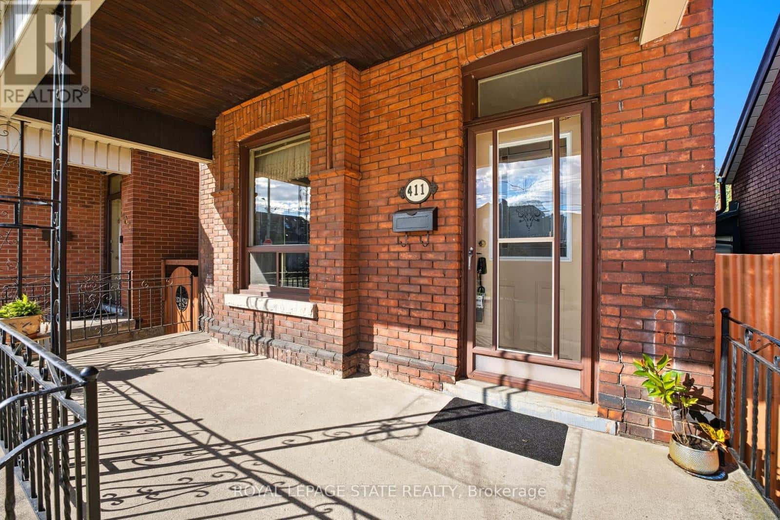 411 CATHARINE STREET N — Hamilton (North End), Ontario - Photo 3 of 30