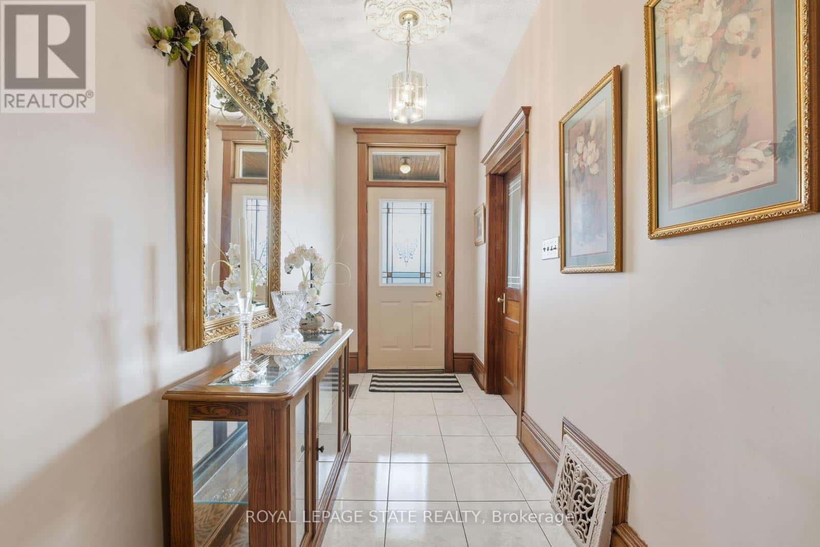 411 CATHARINE STREET N — Hamilton (North End), Ontario - Photo 4 of 30