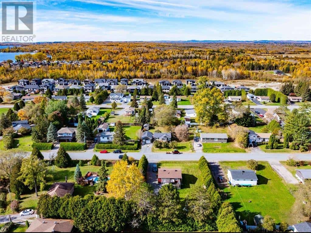 131 Prevost Street S