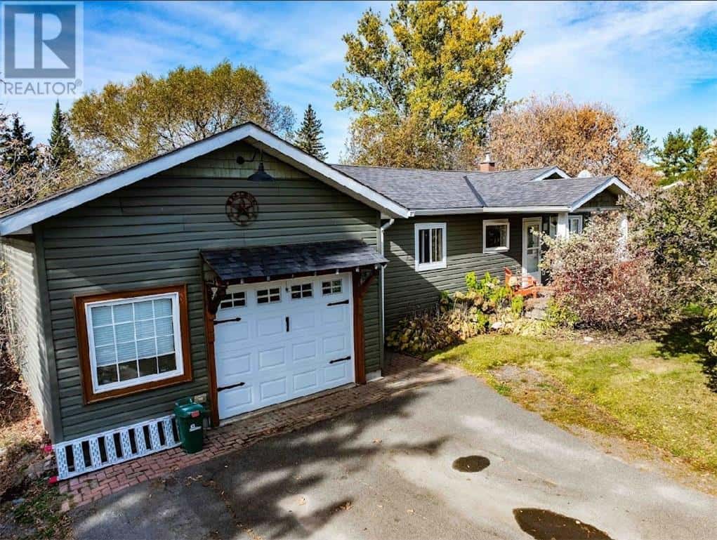 131 Prevost Street S — Azilda, Ontario - Photo 4 of 21