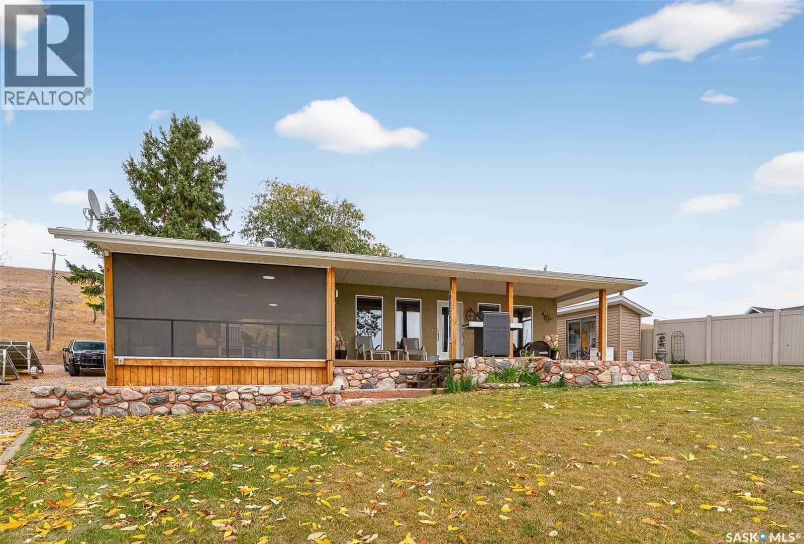 367 Daniel DRIVE — North Grove, Saskatchewan - Photo 2 of 48