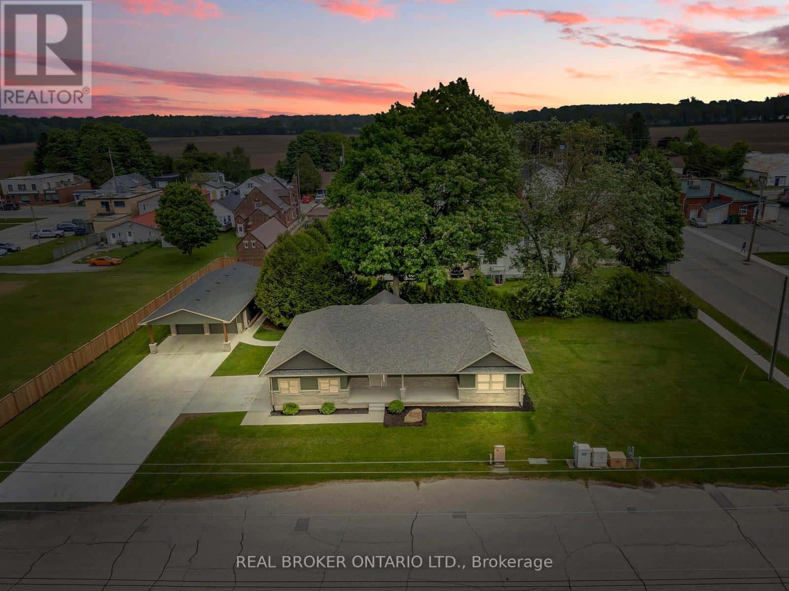 12 ALBERT STREET — Norfolk (Langton), Ontario - Photo 2 of 45