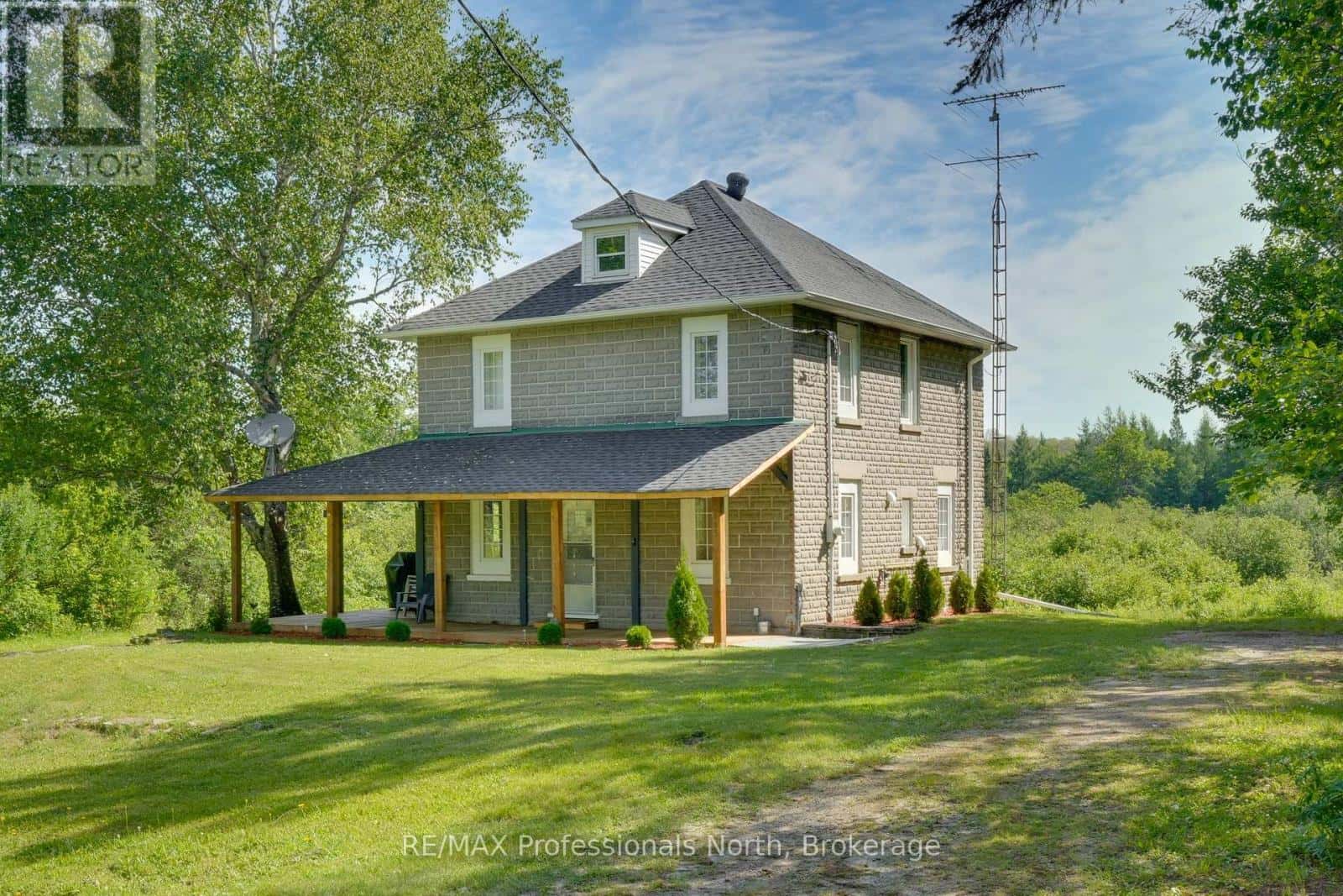 905 STARRATT ROAD — Ryerson, Ontario - Photo 2 of 34