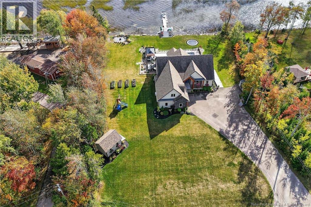 430 Square Lake — Saint-Andre-LeBlanc, New Brunswick - Photo 3 of 49