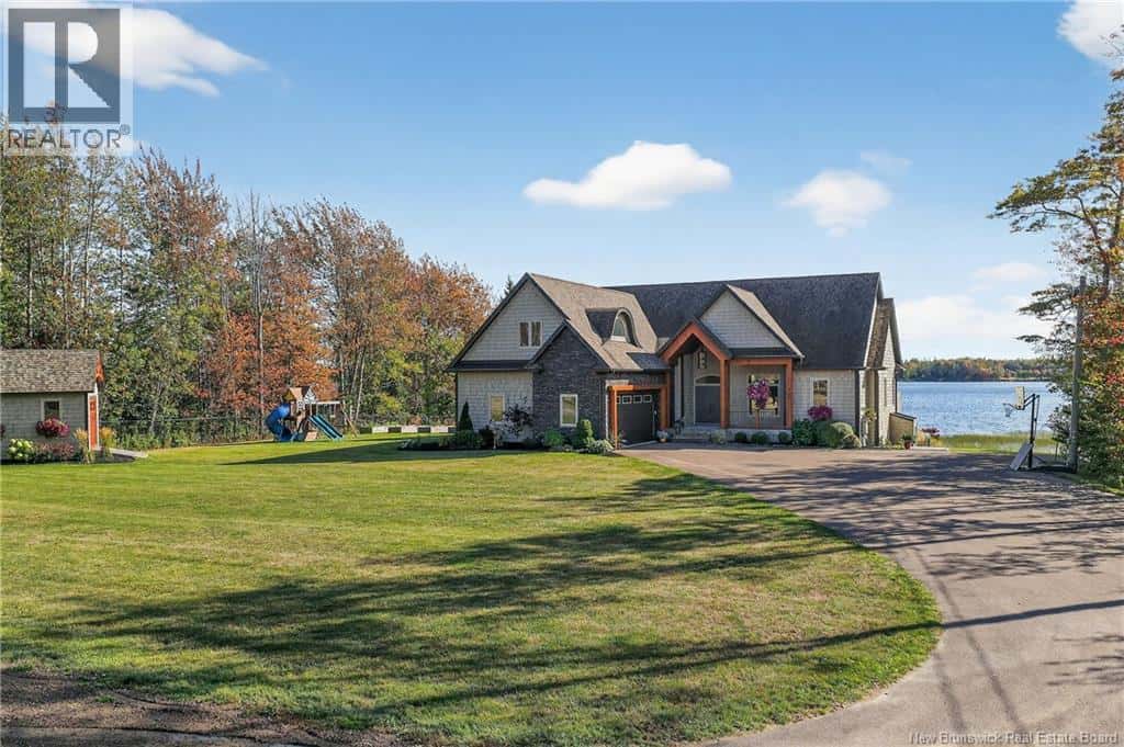 430 Square Lake — Saint-Andre-LeBlanc, New Brunswick - Photo 4 of 49