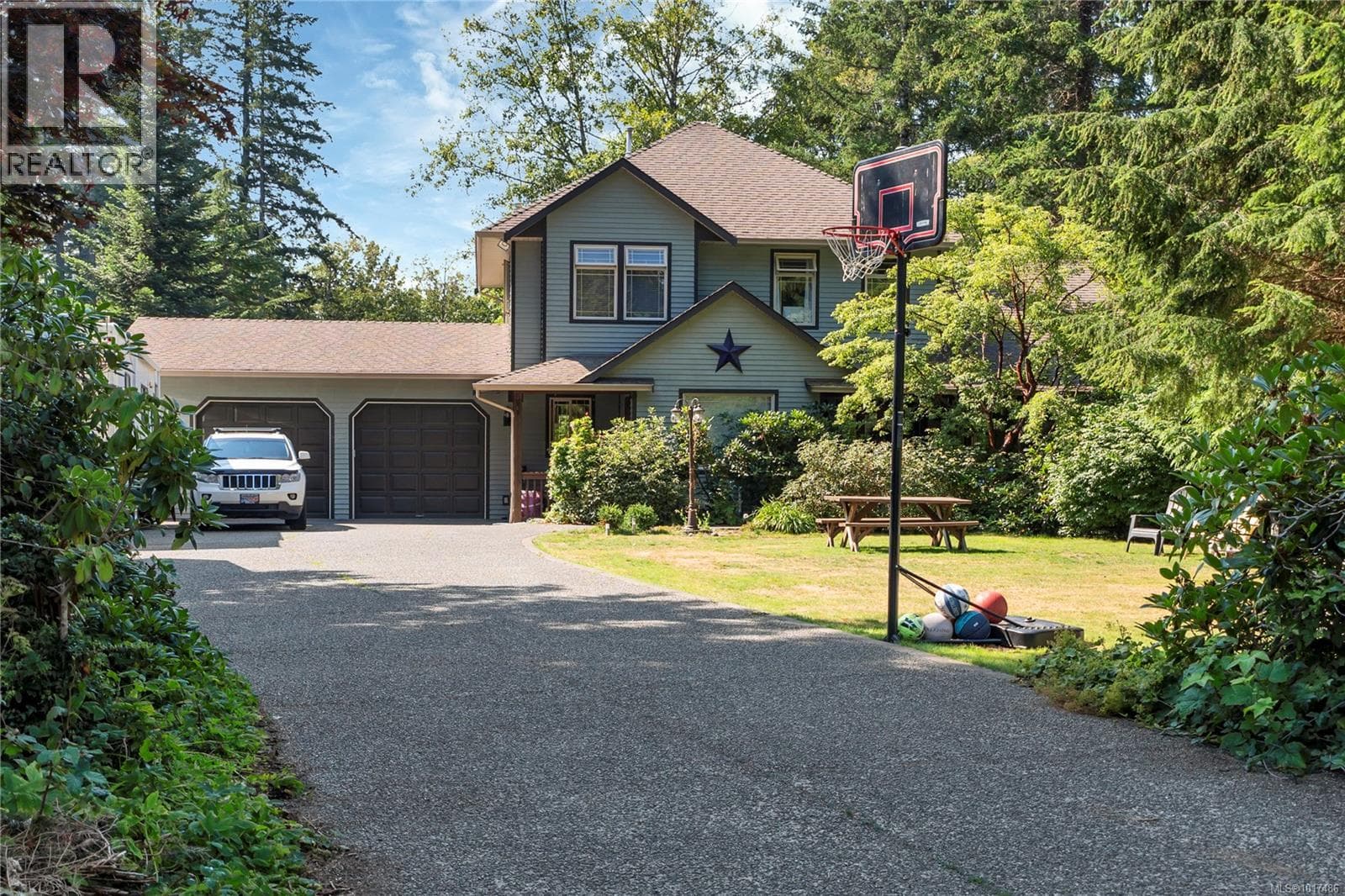 8856 McLarey Ave — Black Creek, British Columbia - Main photo