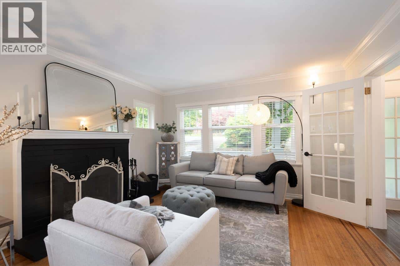 66 MAPLE COURT — Anmore, British Columbia - Photo 5 of 40