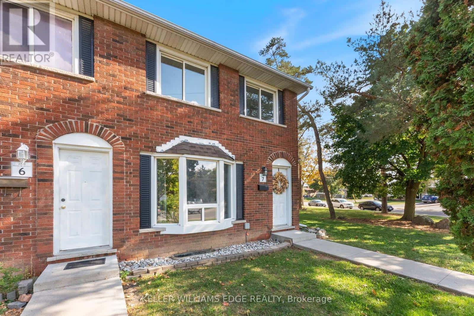 7 - 2700 BARTON STREET E — Hamilton (Riverdale), Ontario - Photo 2 of 28