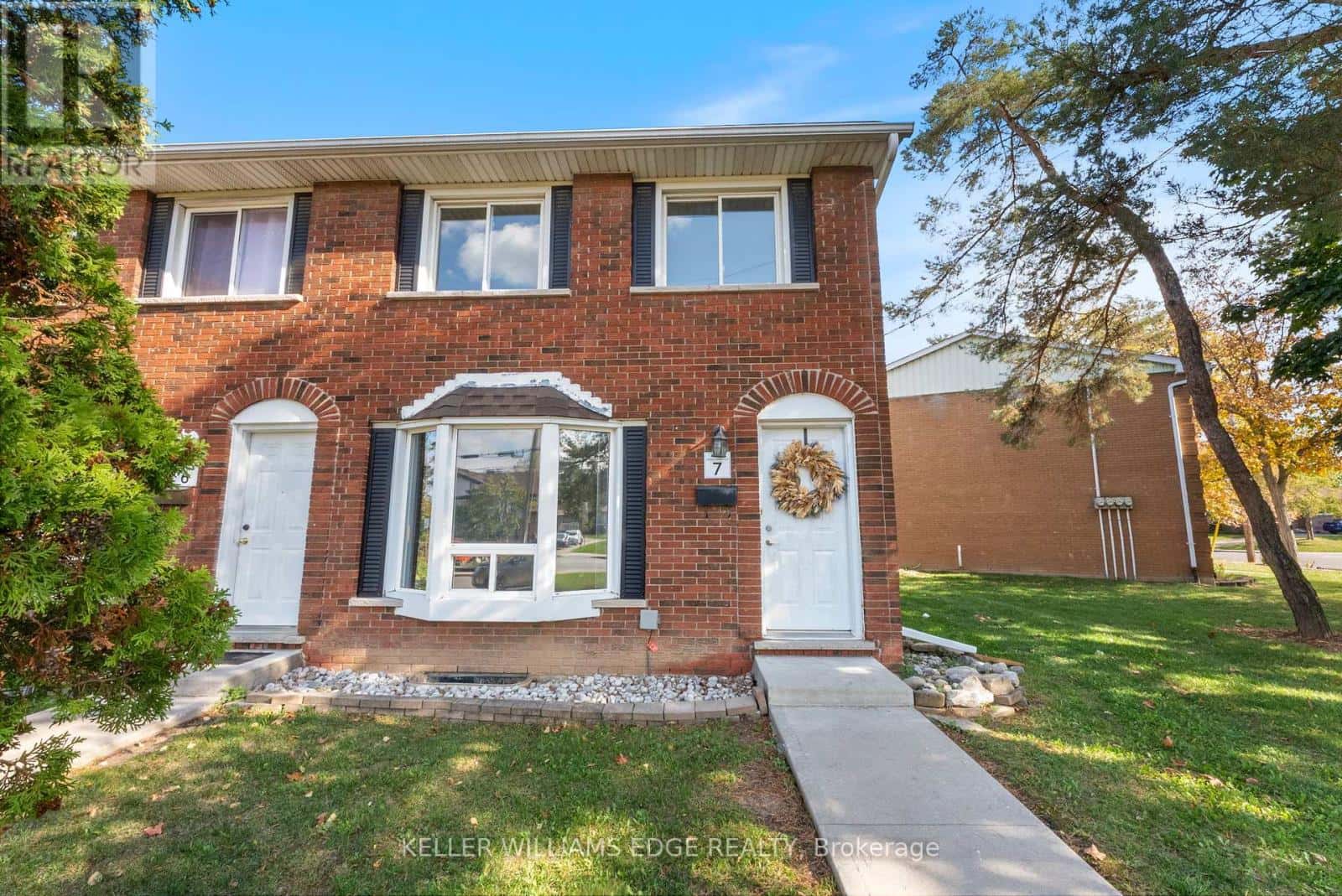 7 - 2700 BARTON STREET E — Hamilton (Riverdale), Ontario - Photo 3 of 28