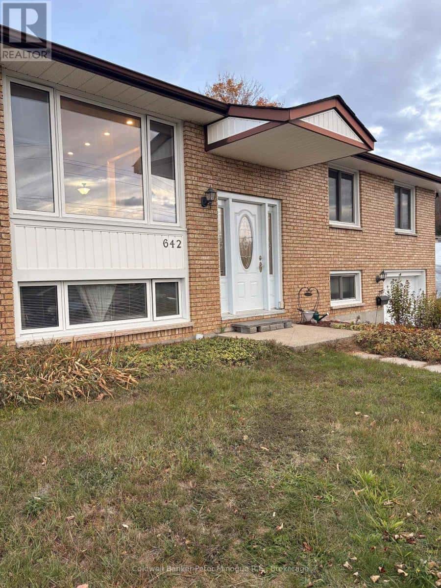 642 SKI CLUB ROAD E — North Bay (Widdifield), Ontario - Photo 2 of 10