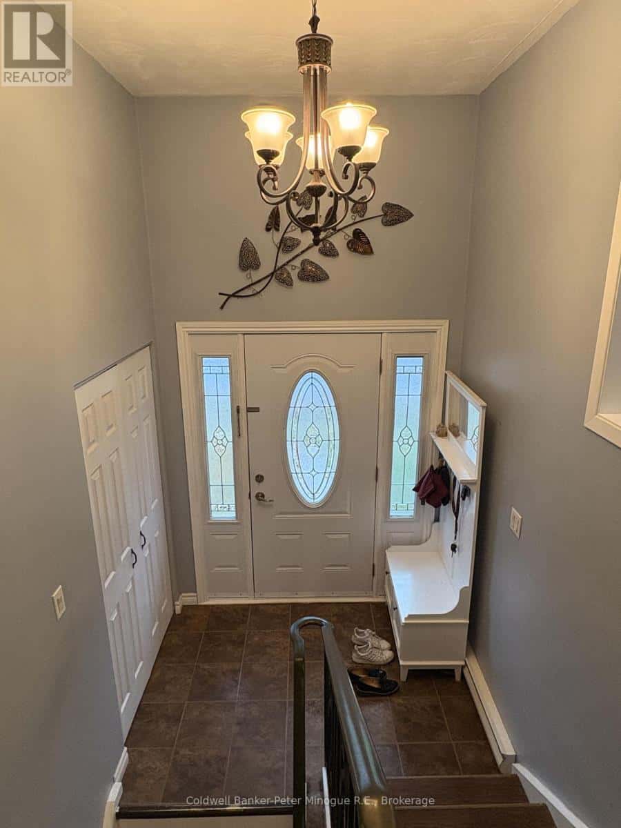 642 SKI CLUB ROAD E — North Bay (Widdifield), Ontario - Photo 3 of 10