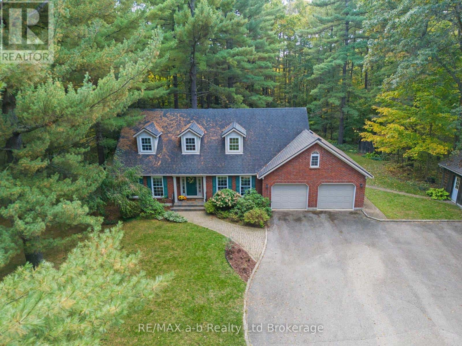 27 NORFOLK STREET — Norwich (Otterville), Ontario - Photo 2 of 43