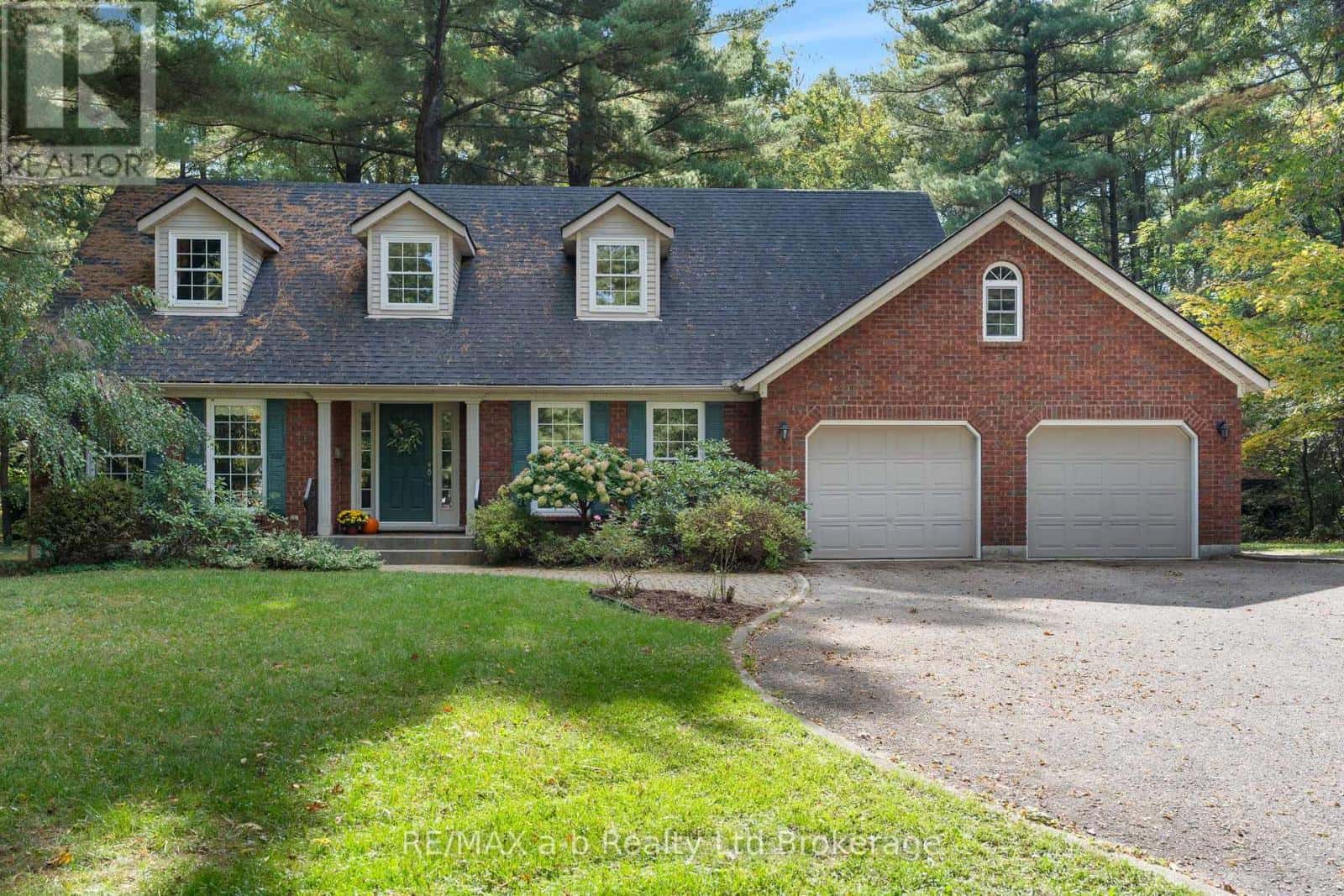 27 NORFOLK STREET — Norwich (Otterville), Ontario - Photo 3 of 43