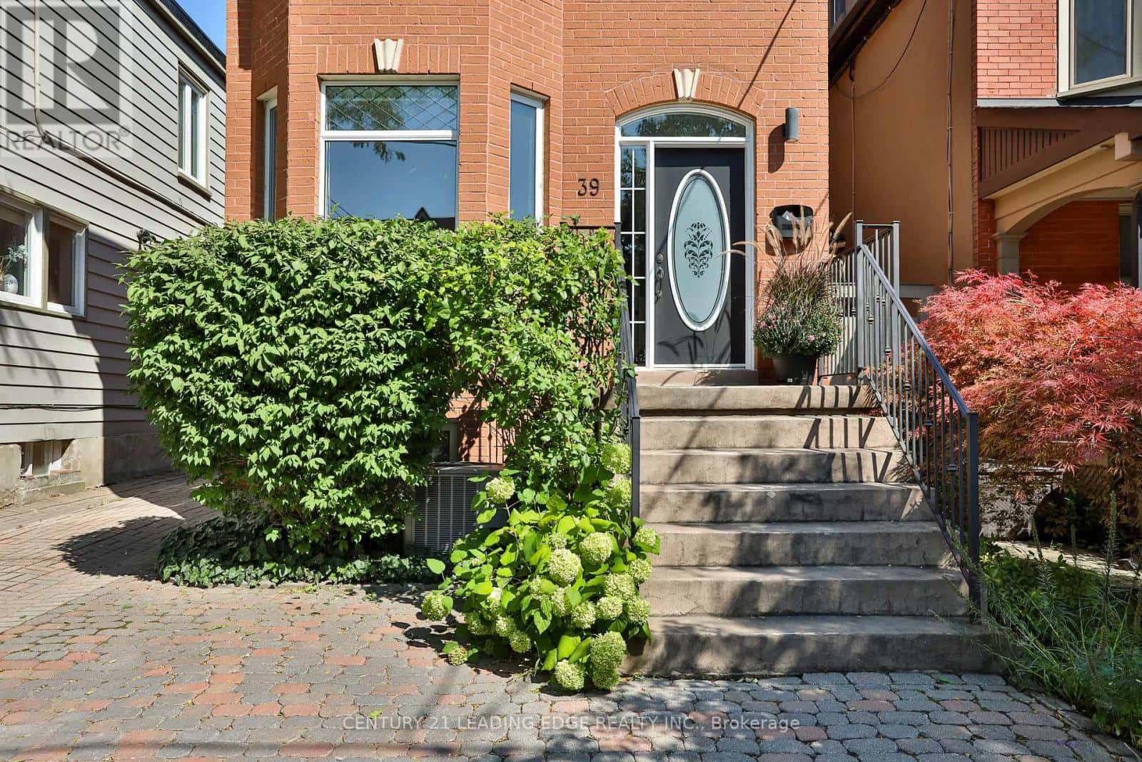 39 FERRIER AVENUE — Toronto (Playter Estates-Danforth), Ontario - Photo 2 of 50