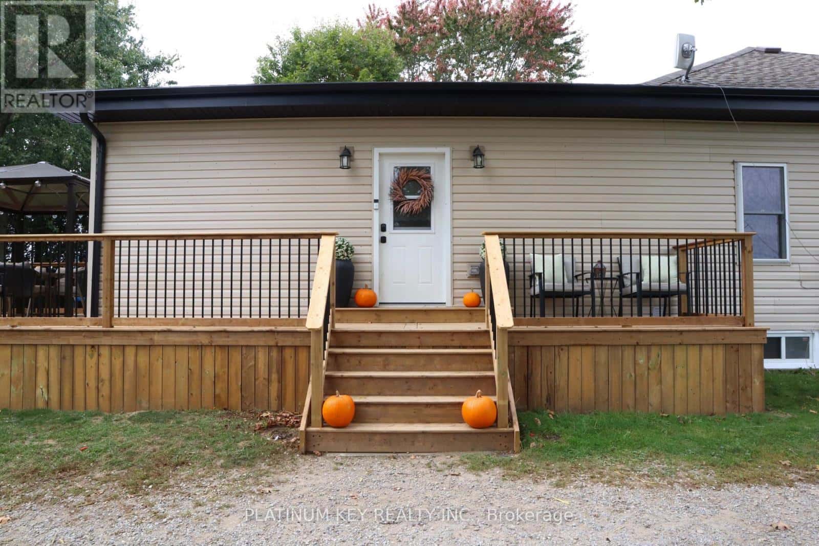 21243 TAITS ROAD — Southwest Middlesex, Ontario - Photo 4 of 42