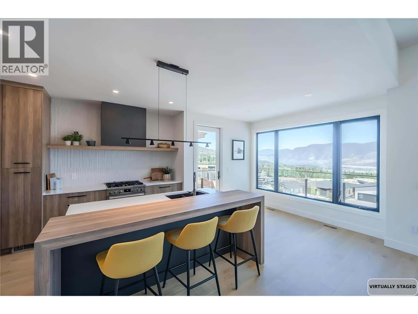 1075 Elk Street — Penticton, British Columbia - Photo 3 of 50