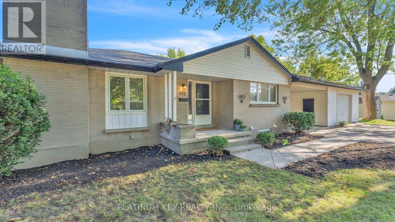 112 ONTARIO STREET — Strathroy-Caradoc (SW), Ontario - Photo 4 of 22