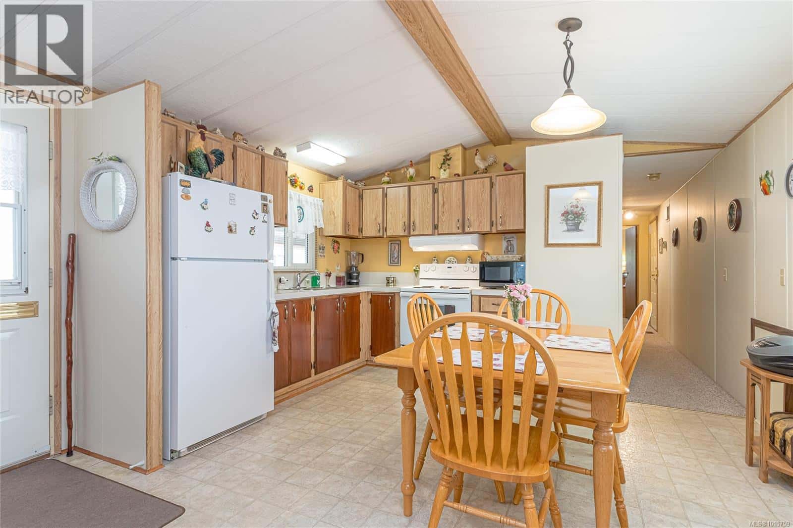 13 6245 Metral Dr — Nanaimo, British Columbia - Photo 5 of 36