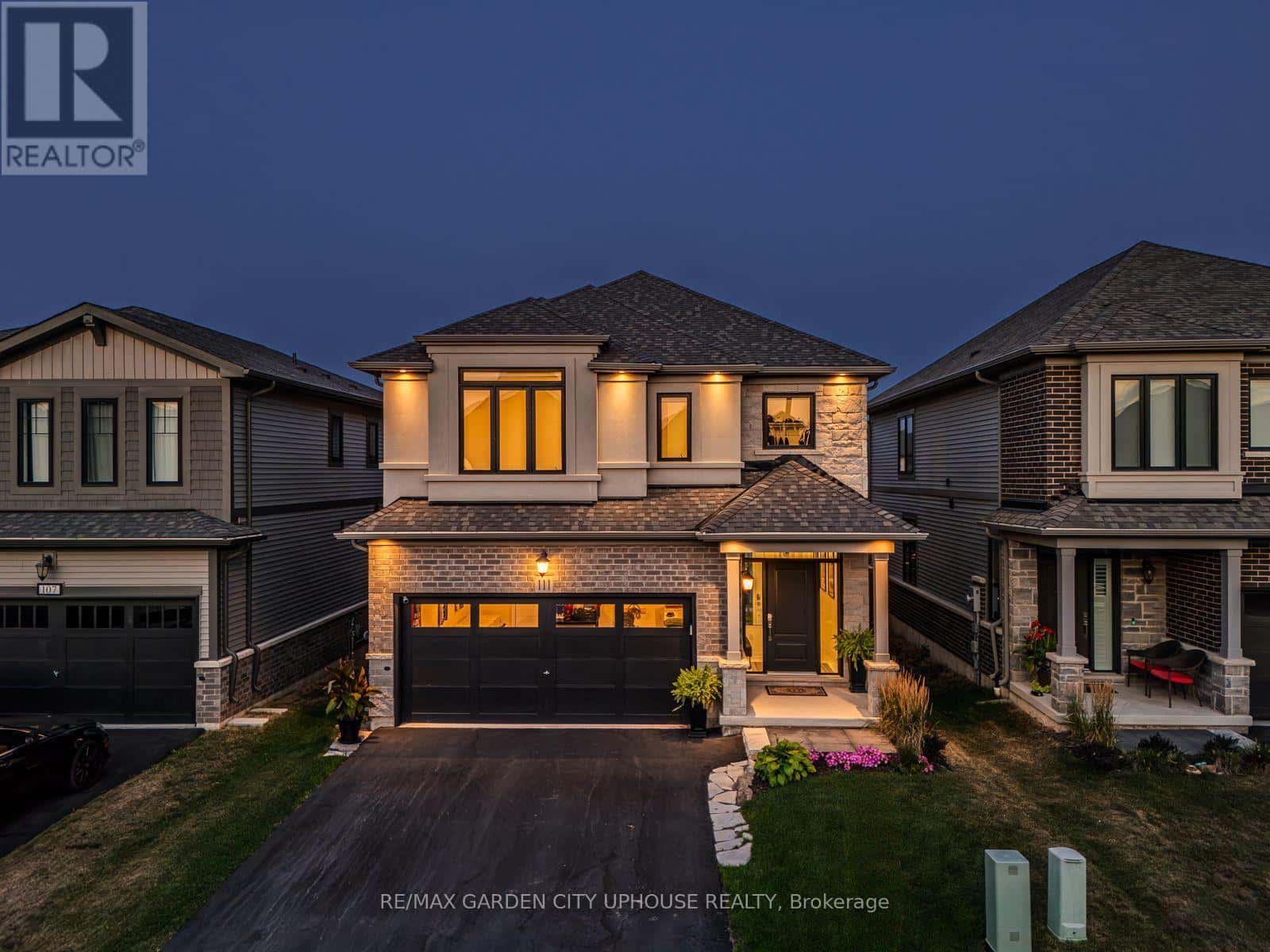 111 STARFIRE Crescent