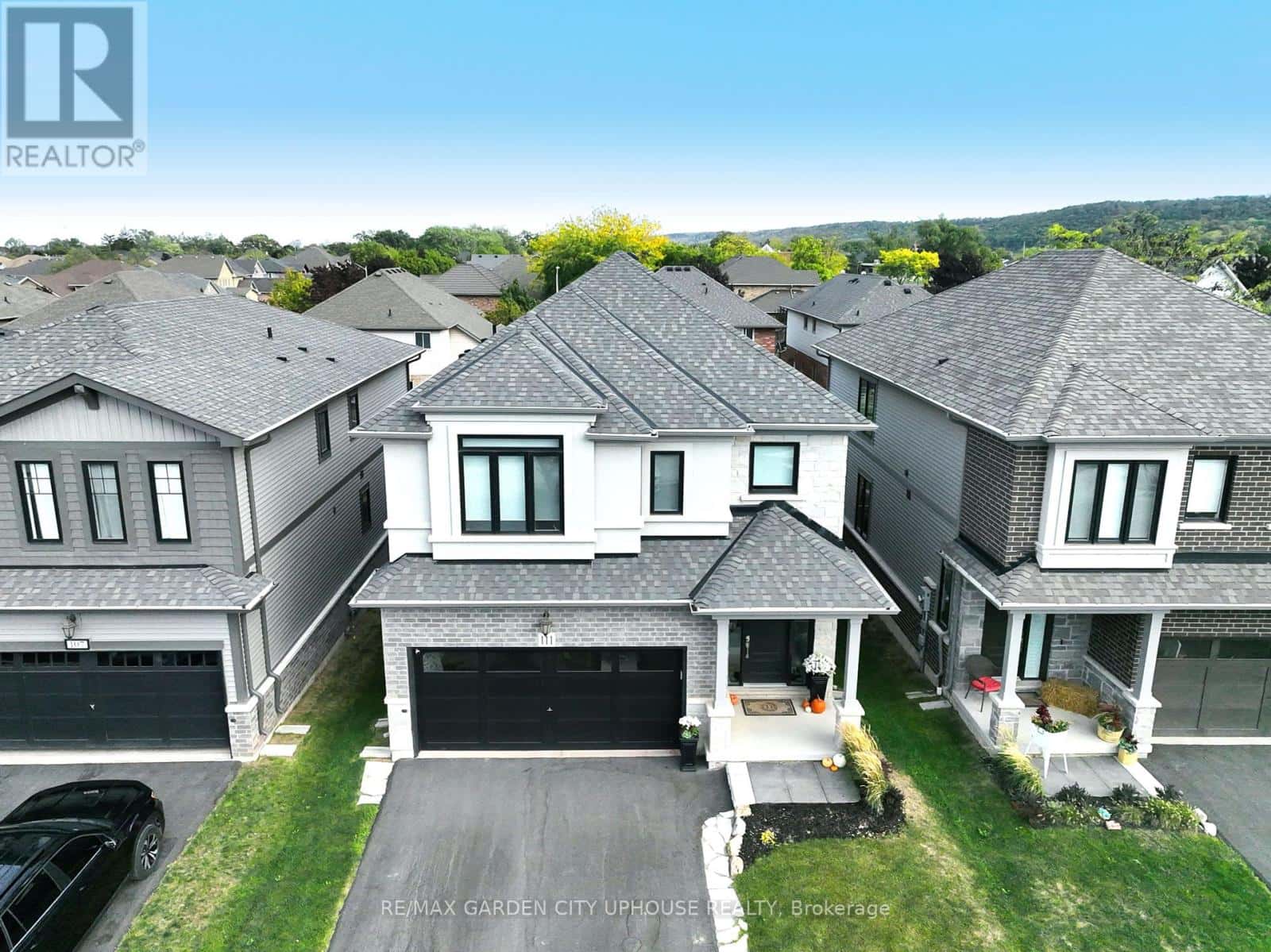 111 STARFIRE CRESCENT — Hamilton (Winona), Ontario - Photo 2 of 22