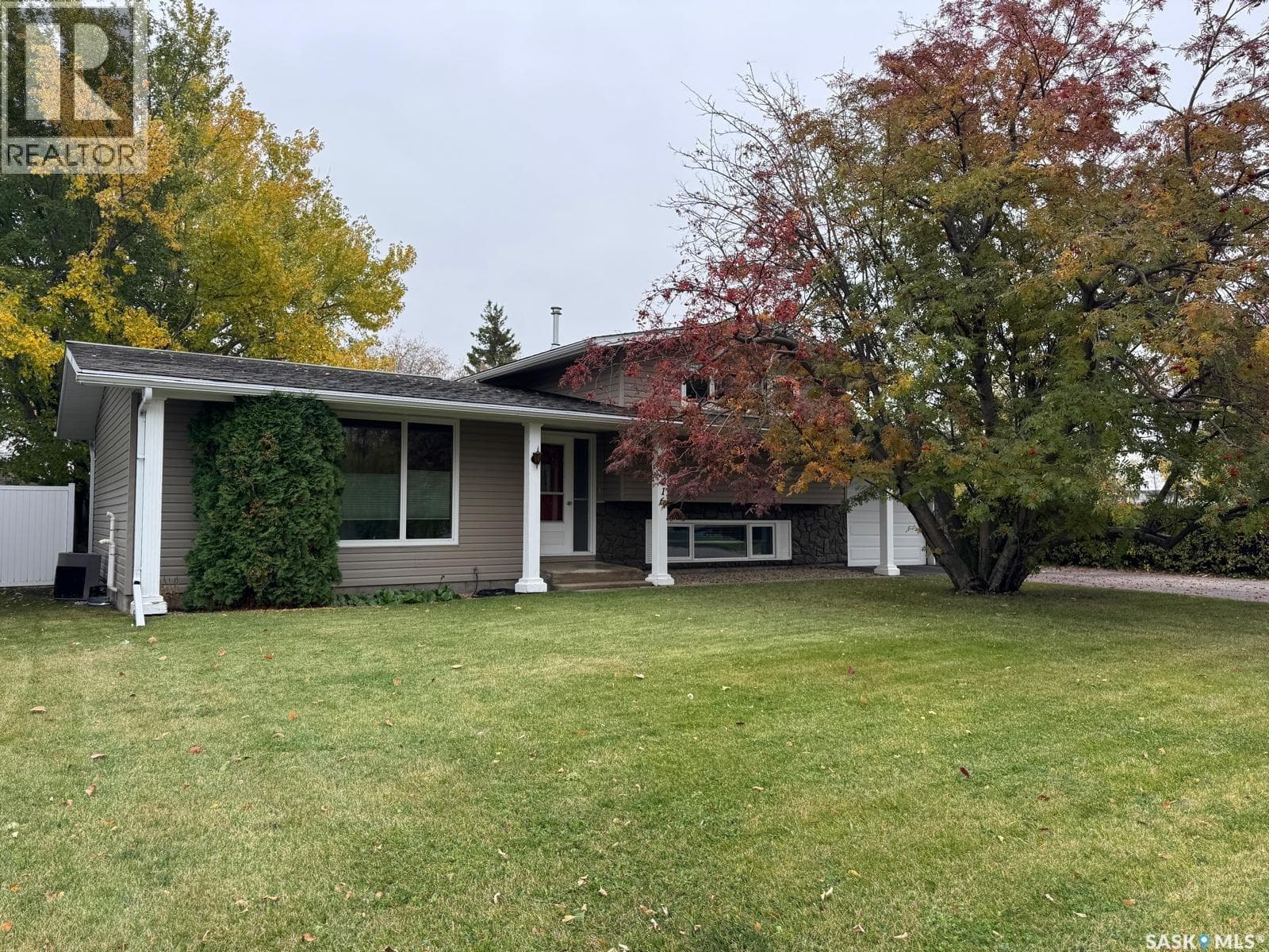 316 8th STREET E — Wynyard, Saskatchewan - Main photo