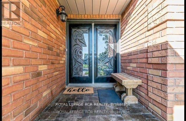 22 COBURN CRESCENT — New Tecumseth (Beeton), Ontario - Photo 3 of 42