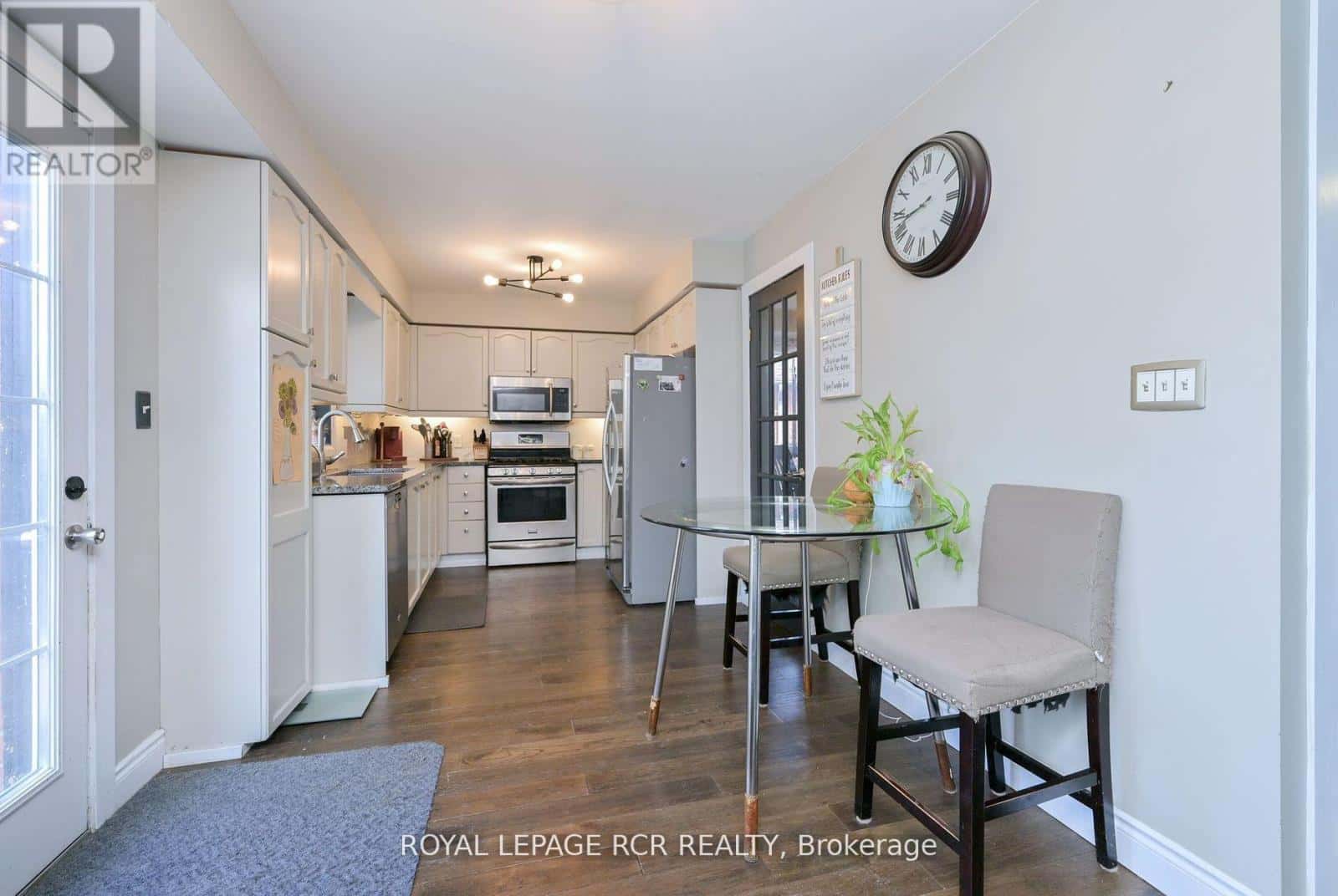 22 COBURN CRESCENT — New Tecumseth (Beeton), Ontario - Photo 5 of 42