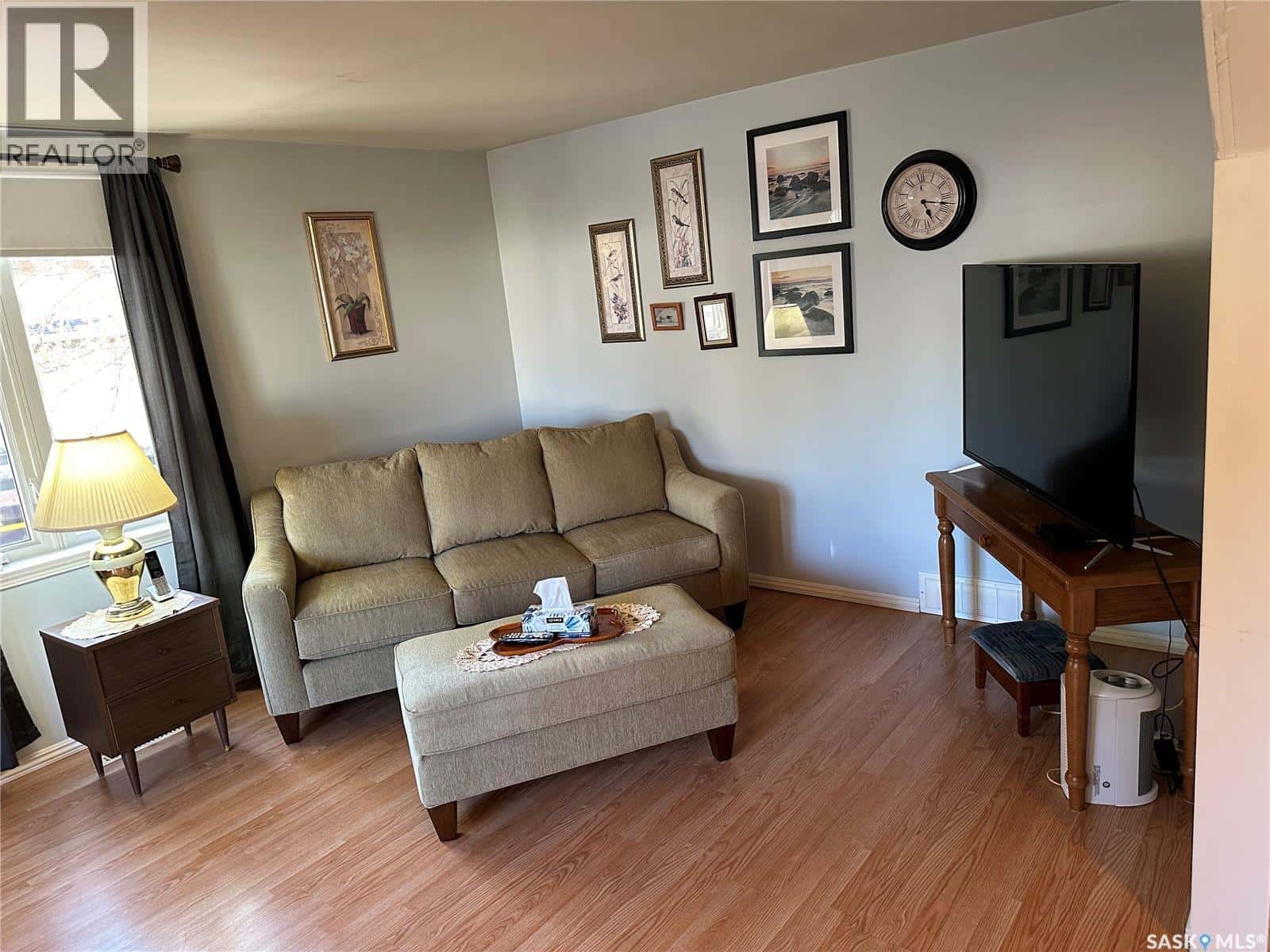 408 5th AVENUE — Rosthern, Saskatchewan - Photo 4 of 32