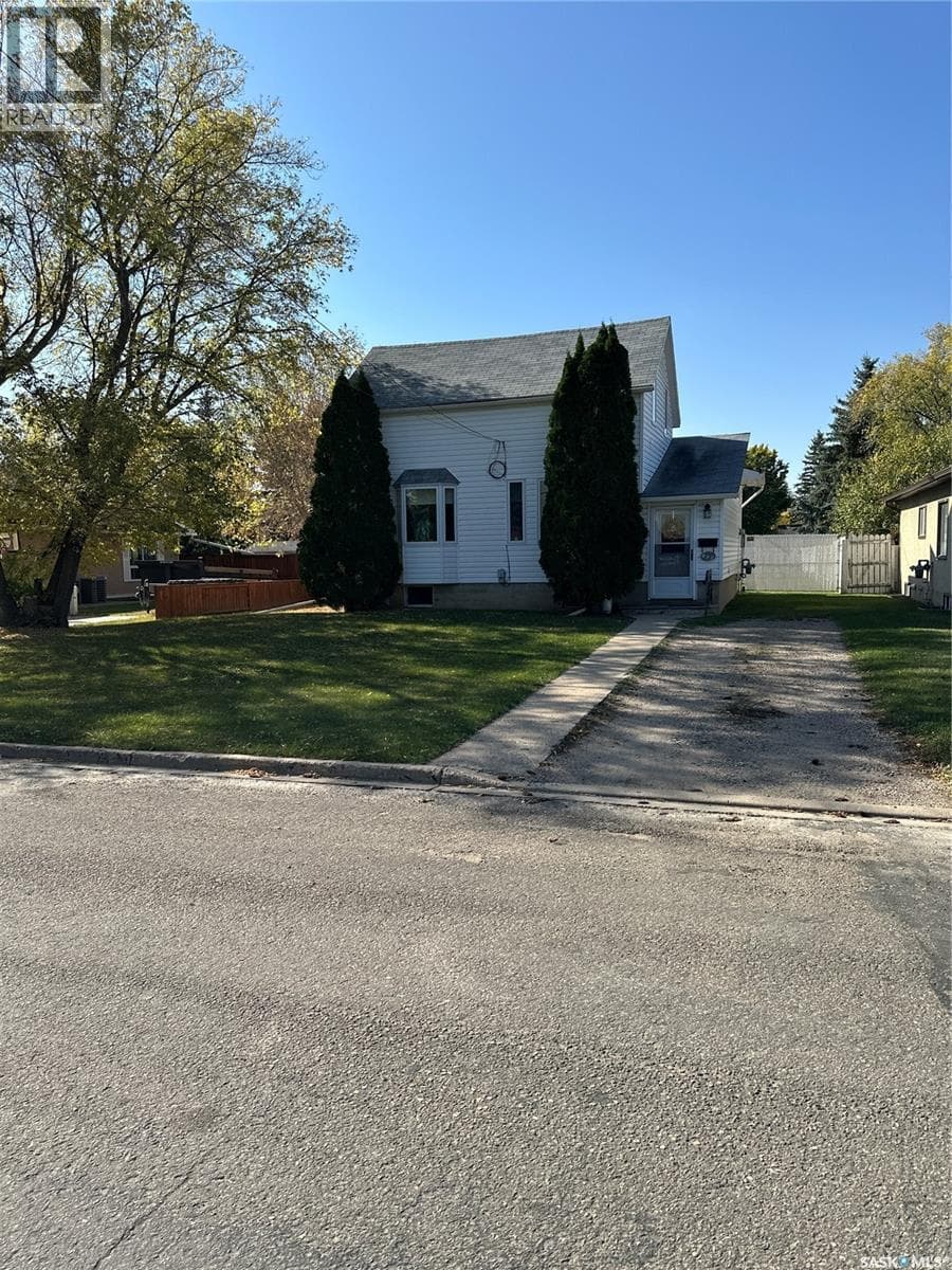408 5th AVENUE — Rosthern, Saskatchewan - Main photo