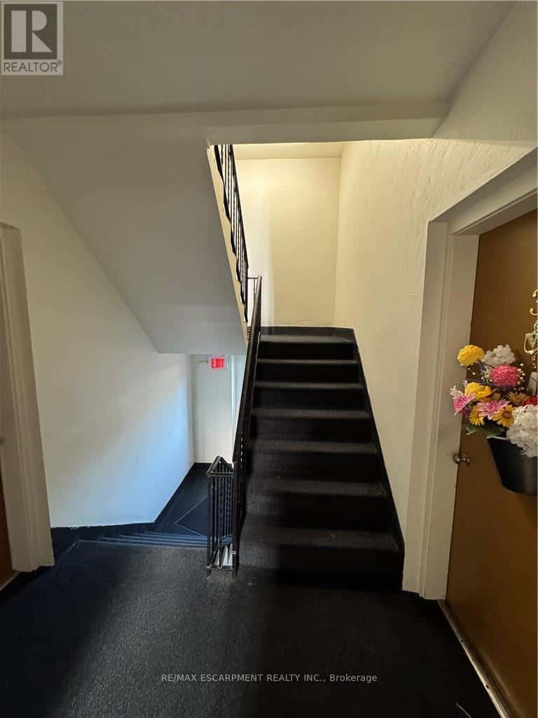 11 - 1755 KING STREET — Hamilton (Bartonville), Ontario - Photo 4 of 20