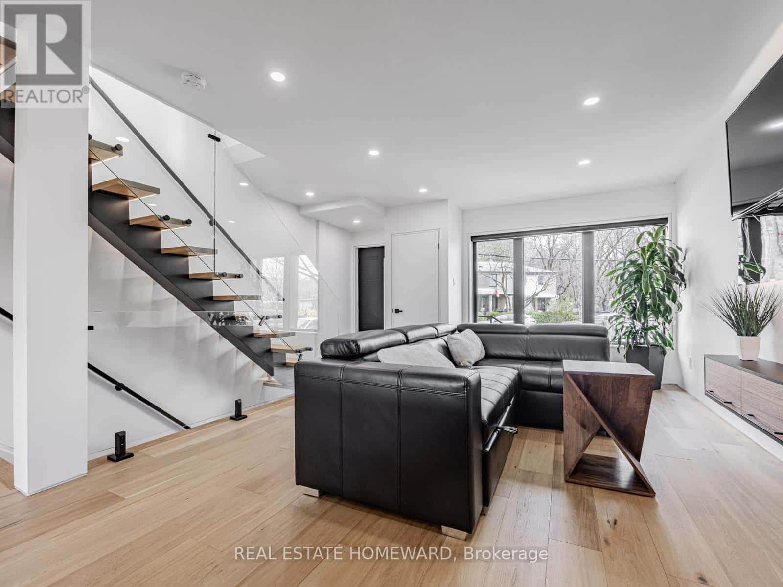 10 JULIANA COURT — Toronto (Lambton Baby Point), Ontario - Photo 4 of 33