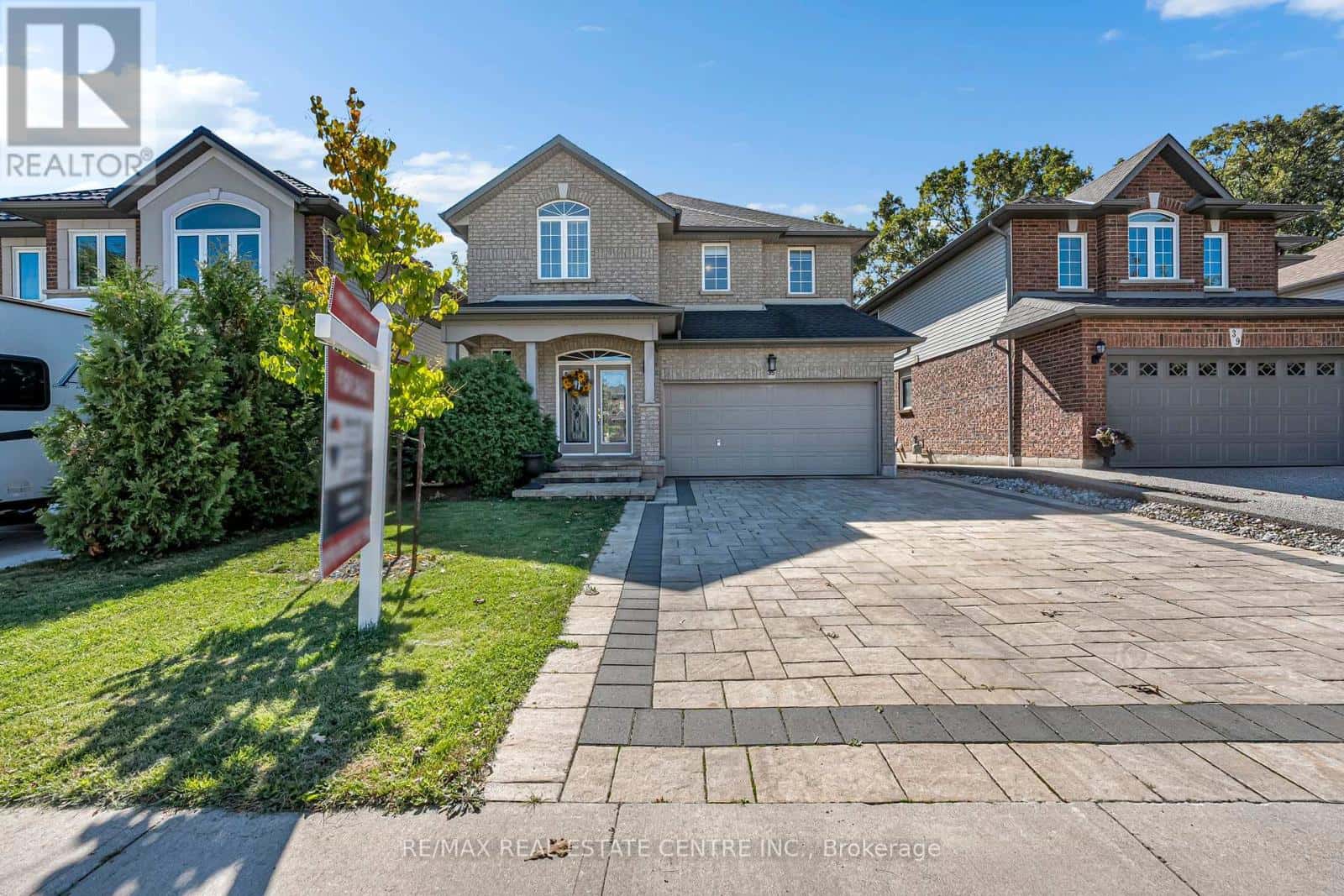 35 PANTANO DRIVE — Hamilton (Sheldon), Ontario - Photo 2 of 50