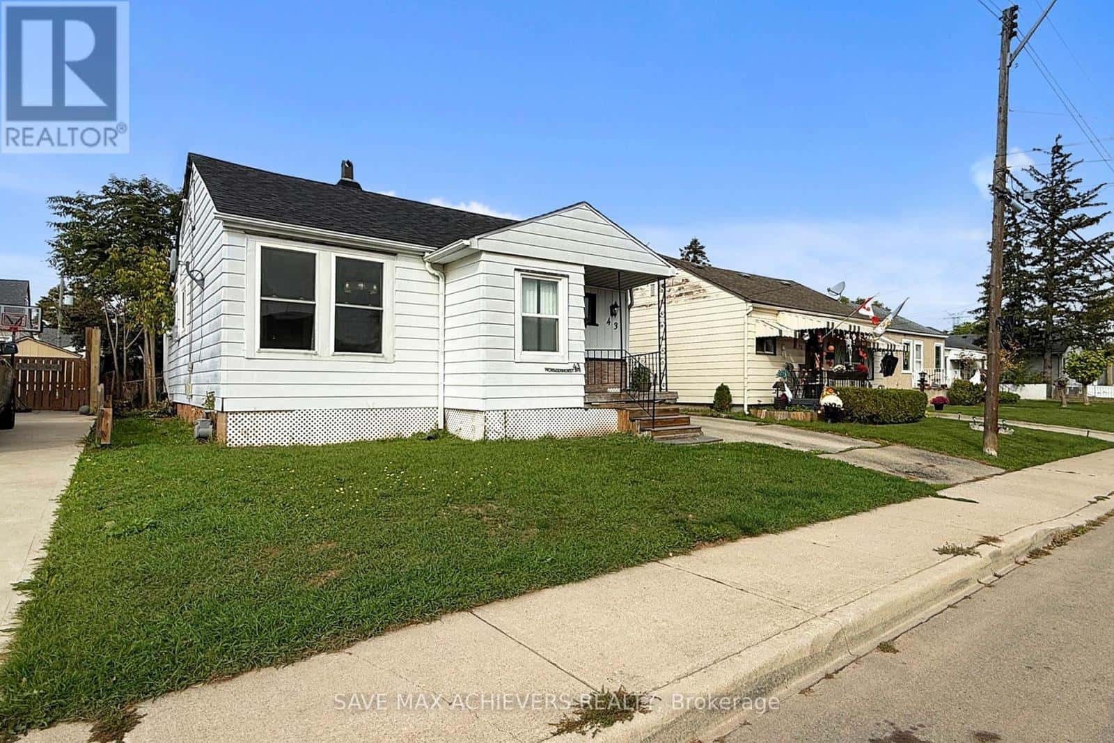 43 NORMANHURST AVENUE — Hamilton (Normanhurst), Ontario - Photo 3 of 41