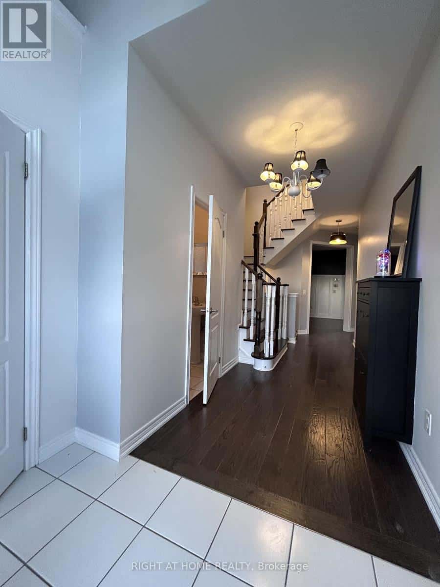 438 KWAPIS BOULEVARD — Newmarket (Woodland Hill), Ontario - Photo 3 of 25