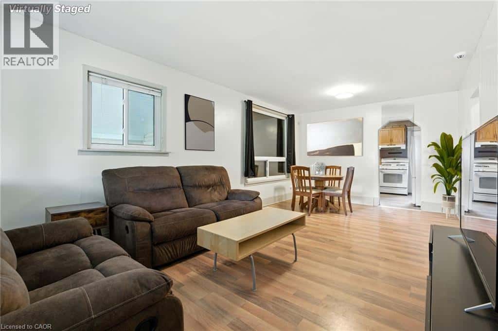 1 BERRYMAN Avenue — St. Catharines, Ontario - Photo 4 of 26